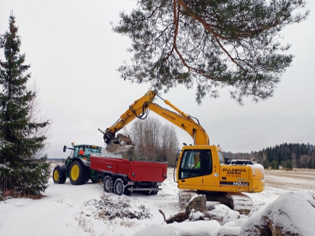 Kivien ajoa talvella • Sillanpää Asema